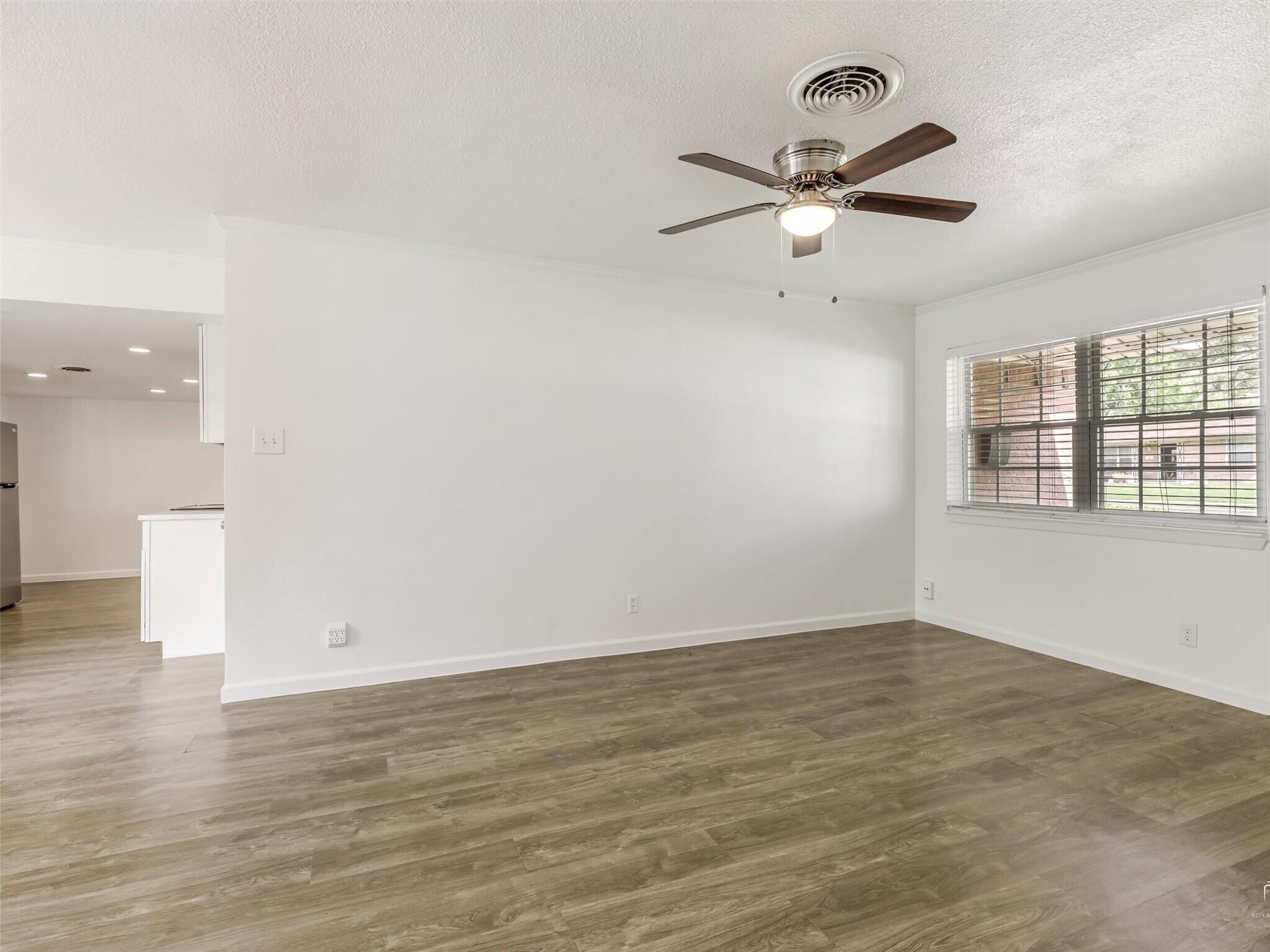 Building Photo - 2976 Cameo Ln