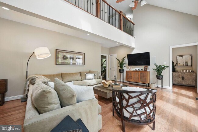 Building Photo - 10714 Kirkland Dr
