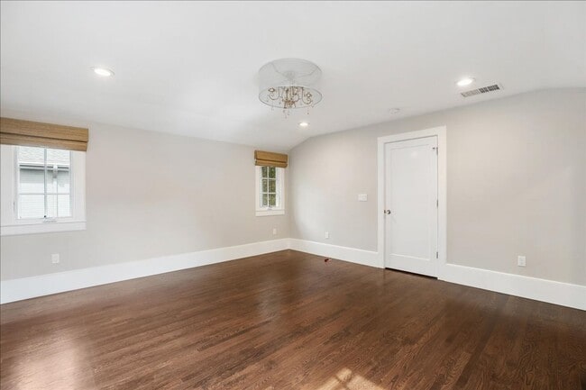 Building Photo - 1133 42nd St