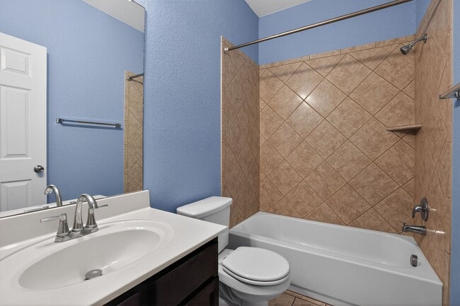 Building Photo - Spacious 3BR w/ Appliances Included + Resort-Style Community Amenities