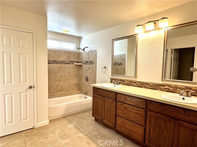 Building Photo - 6542 Gladiola St