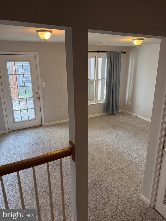 Building Photo - 539 Tschiffely Square Rd