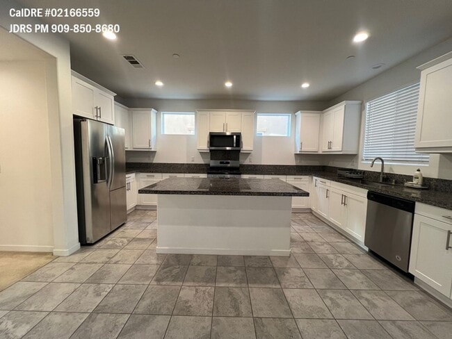 Building Photo - Price Lowered! Chino 4 Bedroom Condo