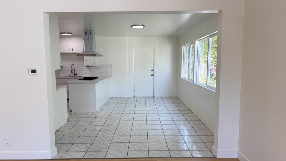 Building Photo - 716 Glenway Dr