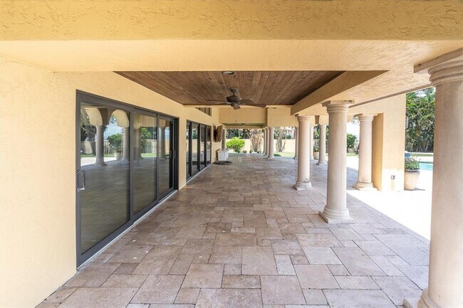 Building Photo - 5810 Bahama Shores Dr S