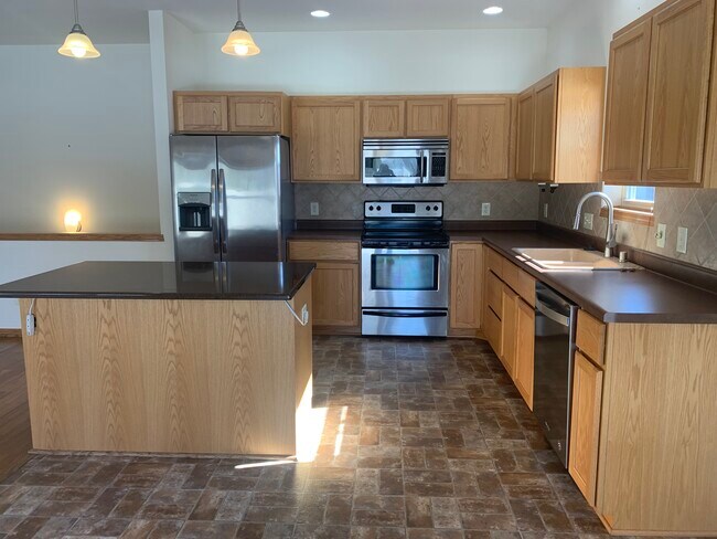 Building Photo - 238 Wind Stone Dr