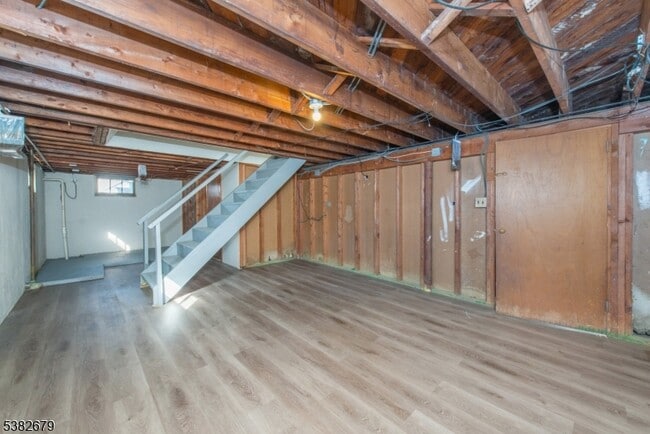 Building Photo - 78 Beechwood Ave