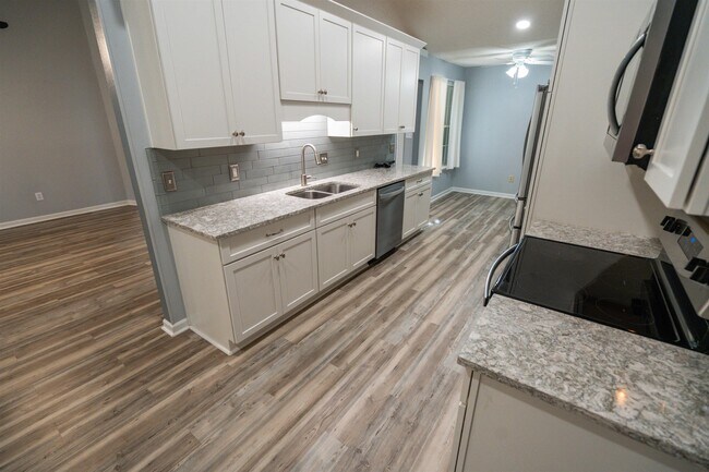 Building Photo - 1764 Folkstone Rd