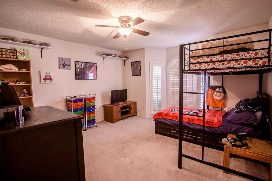 Building Photo - 518 N Juneau Ave