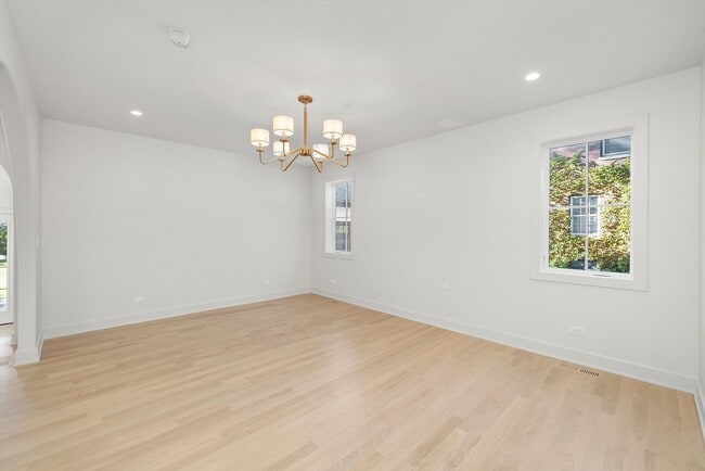 Building Photo - 1037 Belleforte Ave