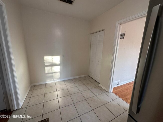 Building Photo - 1261 Belmont Terrace