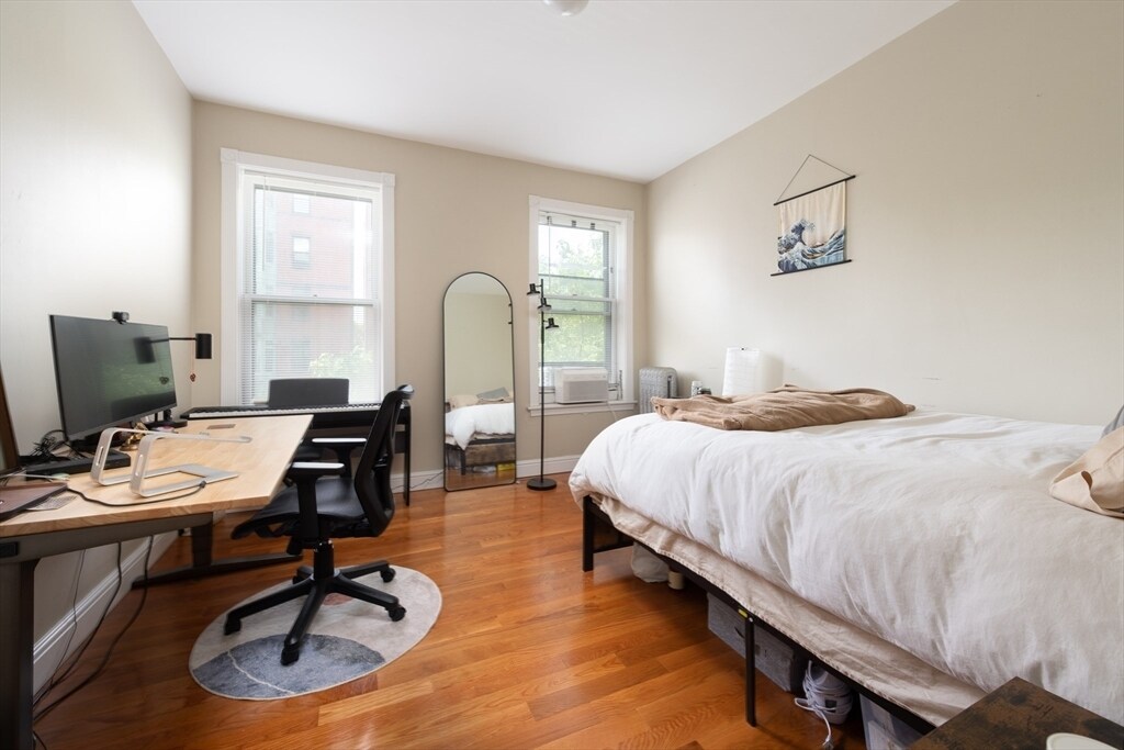 Building Photo - 411 Marlborough St