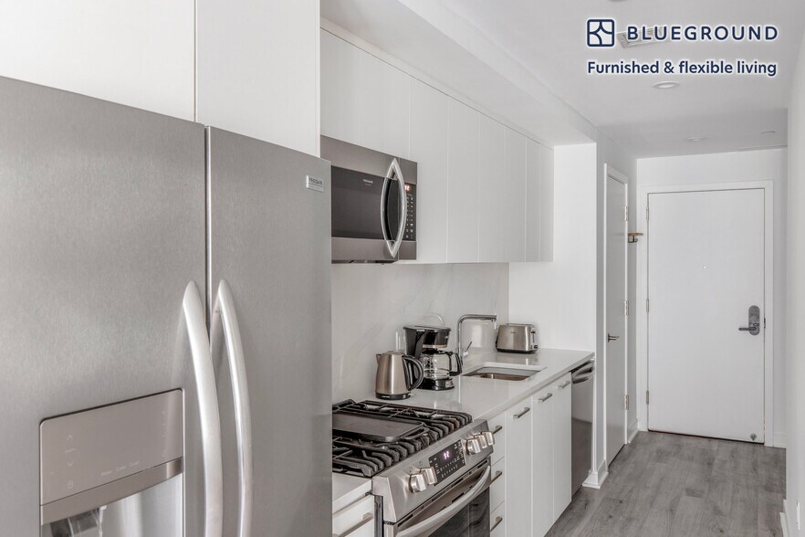 Building Photo - 949 1st St SE