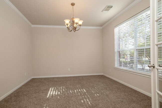 Building Photo - 47 N Spinning Wheel Cir