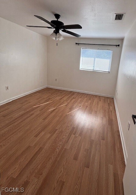 Building Photo - 503 NE 24th Pl