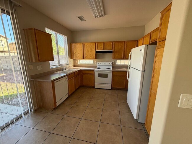 Building Photo - Beautiful Home for Rent in Avondale!