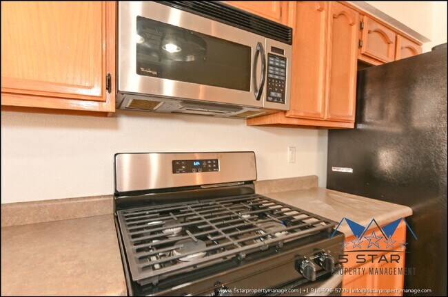 Building Photo - 648 Wind River Ave