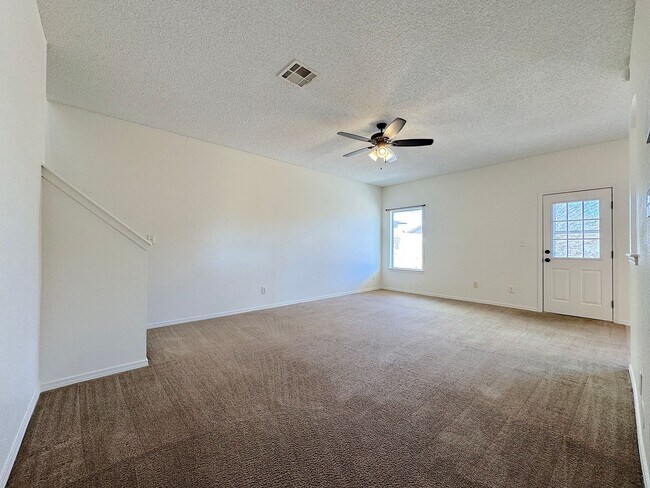 Building Photo - 11028 Acoma St