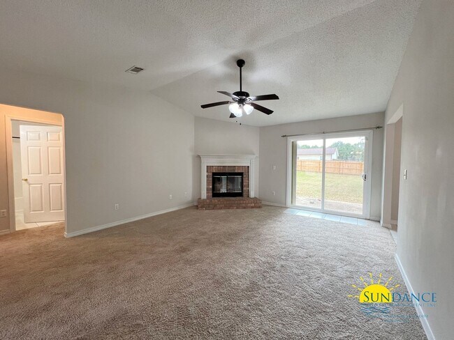 Building Photo - 223 Westview Dr