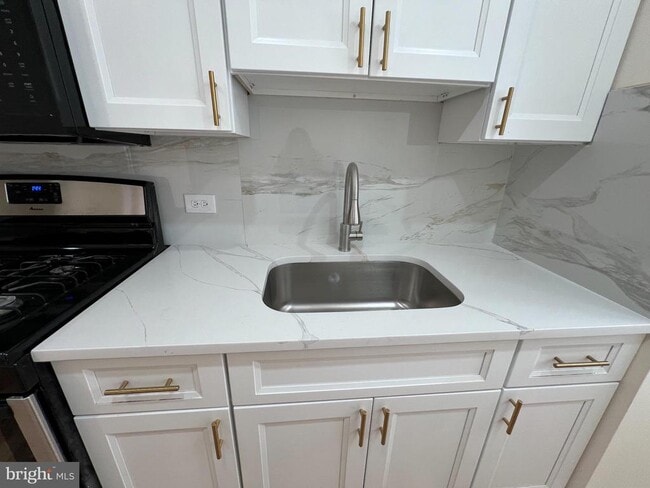 Building Photo - 4345 Loring St