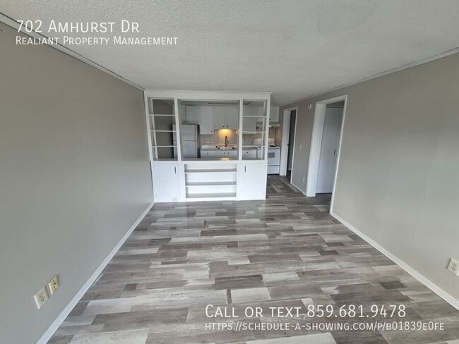 Building Photo - 702 Amhurst Dr