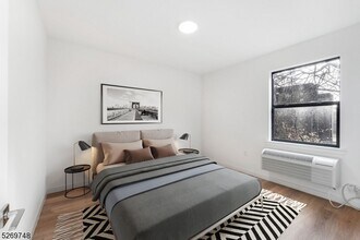 Building Photo - 25 Freeway Dr E