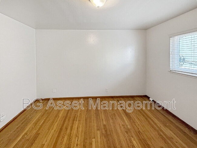 Building Photo - 121 Eddy St