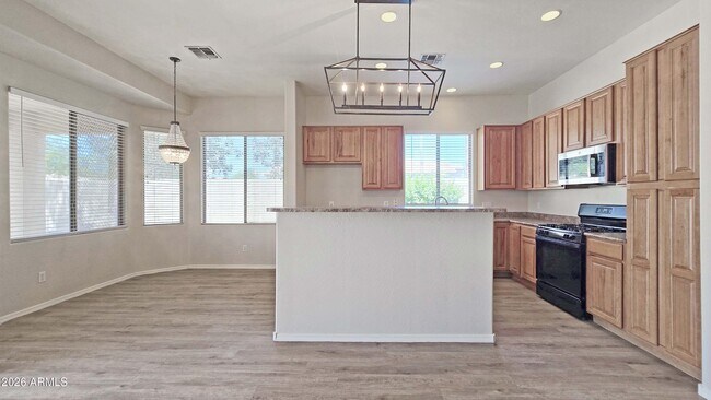 Building Photo - 13588 W Alvarado Dr