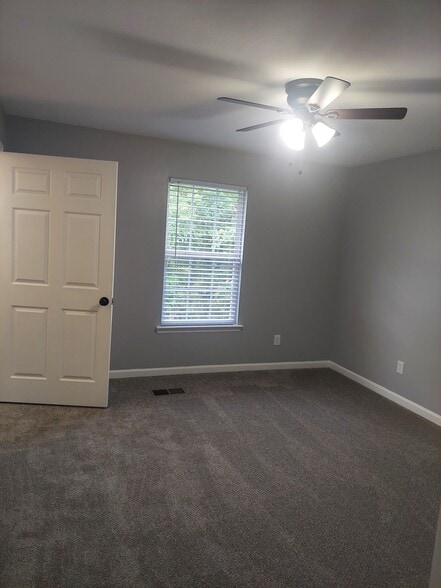 Bedroom - 1438 Vance Rd