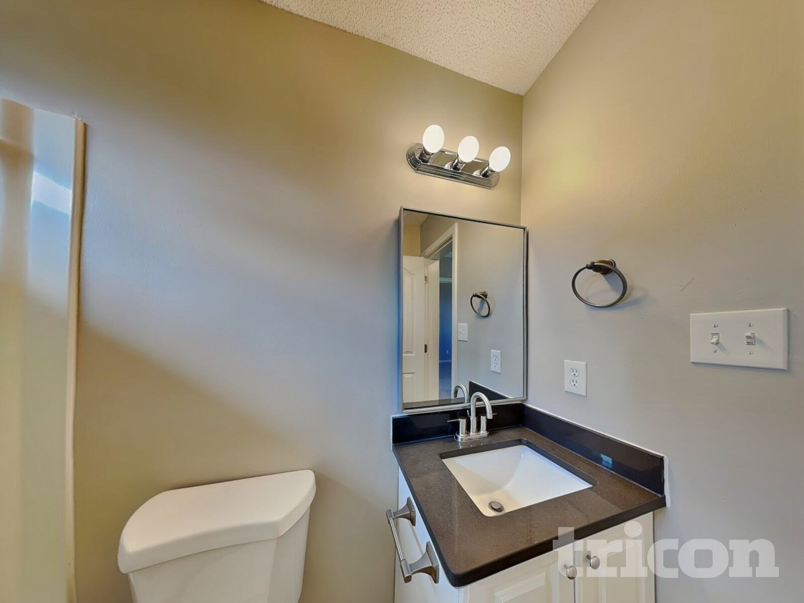 Building Photo - 14532 John Beck Dr