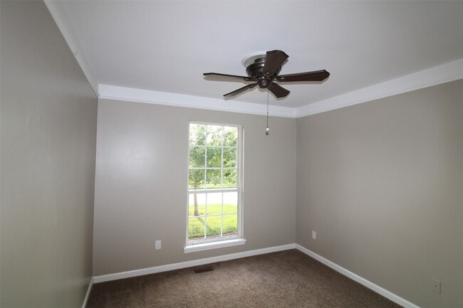 Building Photo - 207 Tyndale Dr