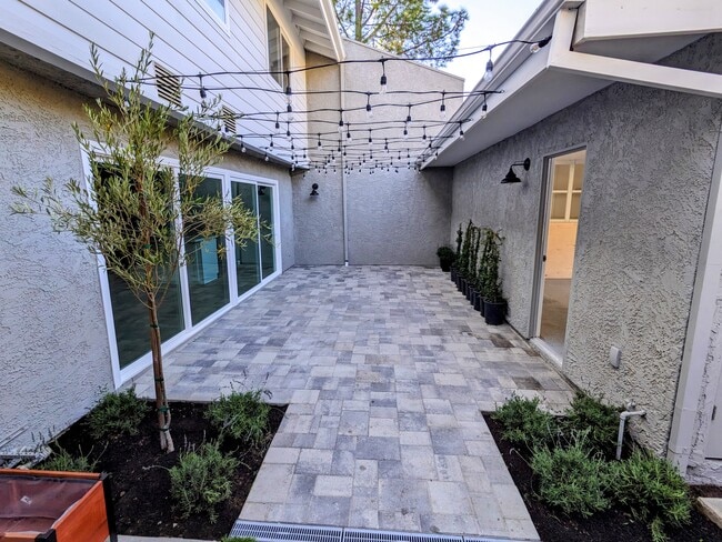 Building Photo - 2510 Almaden Ct