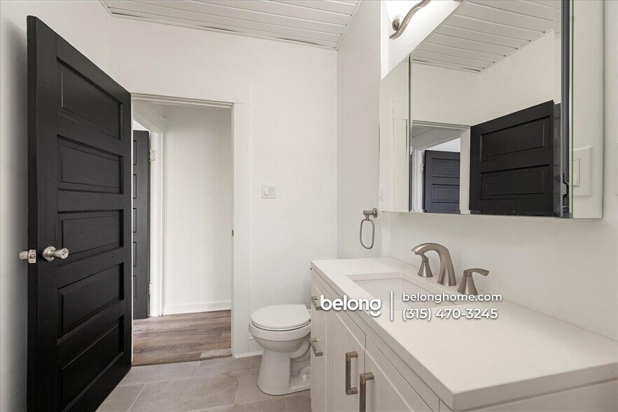 Building Photo - 122 Redfield Pl