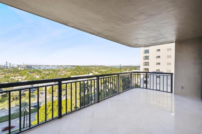 Building Photo - 10175 Collins Ave