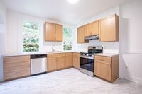 Building Photo - 1940-1946-1946 SW Market St Dr