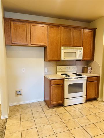 Building Photo - 1627 Summerhill Ct