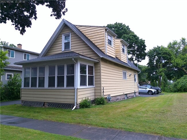Building Photo - 35 Langslow St
