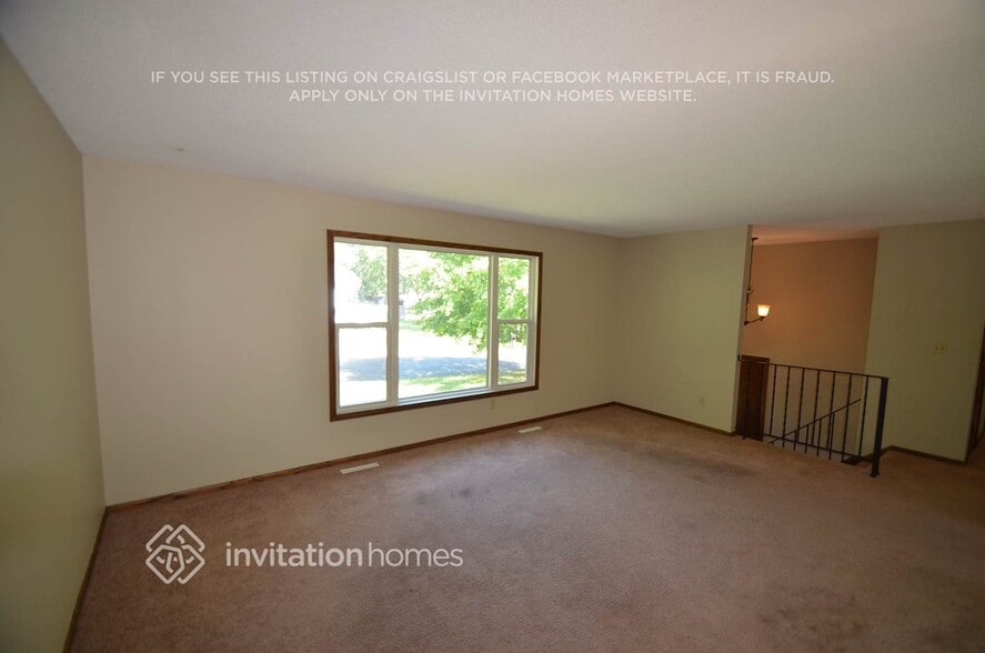 Building Photo - 2601 E 121st St