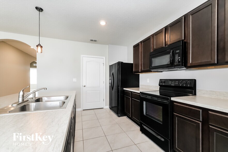 Building Photo - 3188 Royal Tern Dr
