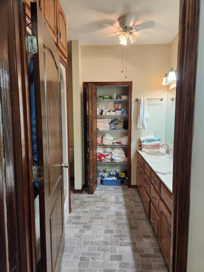 Building Photo - 2888 FL-81