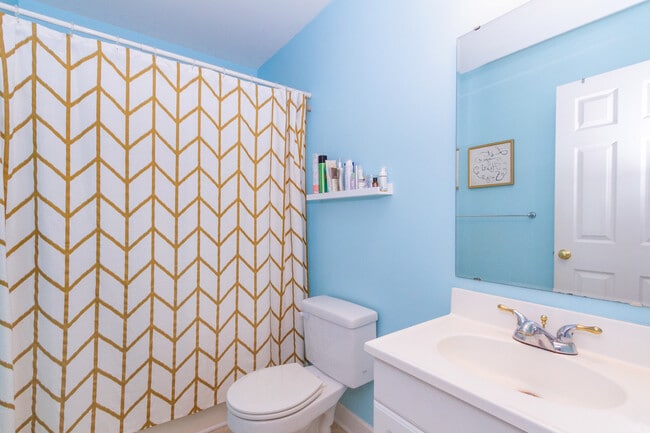 Building Photo - 101 Brookview Cir