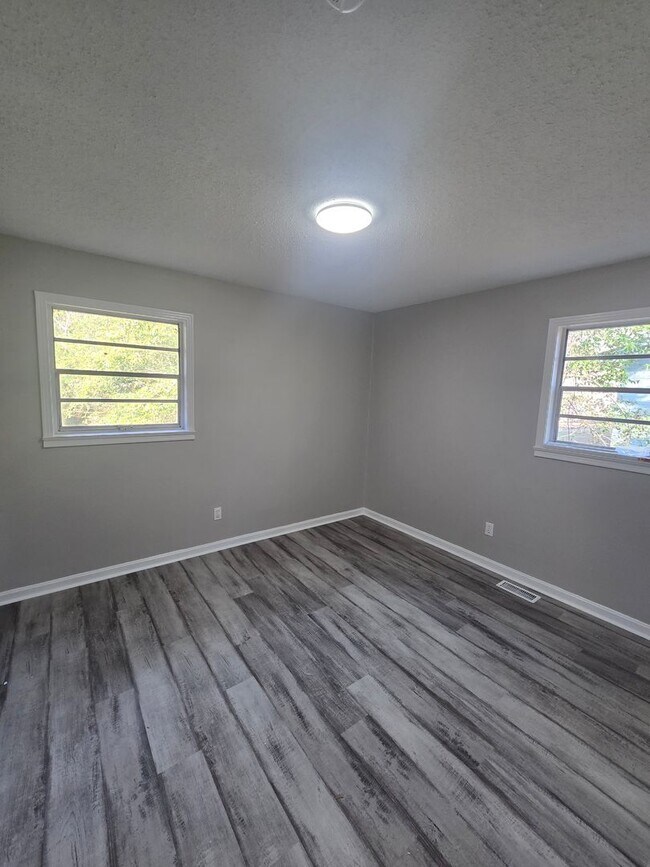 Building Photo - Beautiful Downtown Enterprise