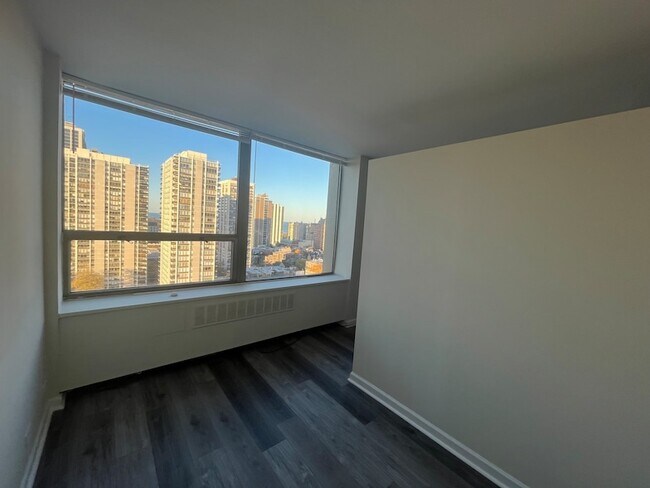Building Photo - 1360 N Sandburg Terrace
