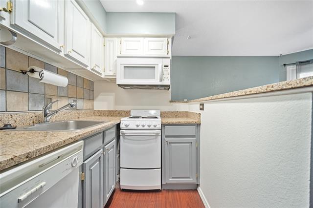 Building Photo - 2314 Bamboo Dr