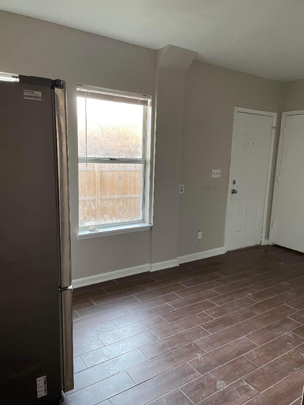 Building Photo - 9713 Sycamore Dr