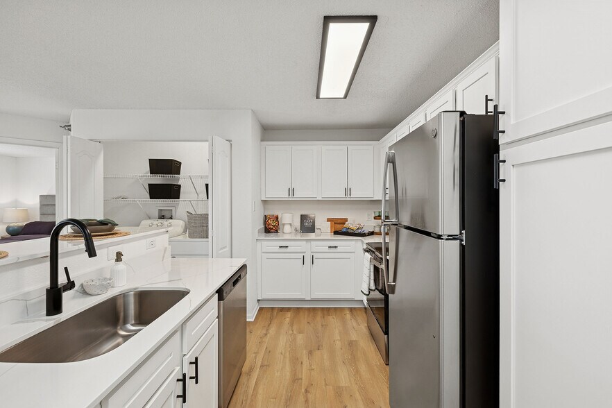 Primary Photo - ReNew Town Center