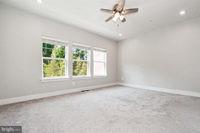 Building Photo - 8311 Amber Beacon Cir