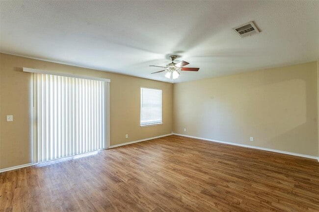Building Photo - 207 Mitchell Dr
