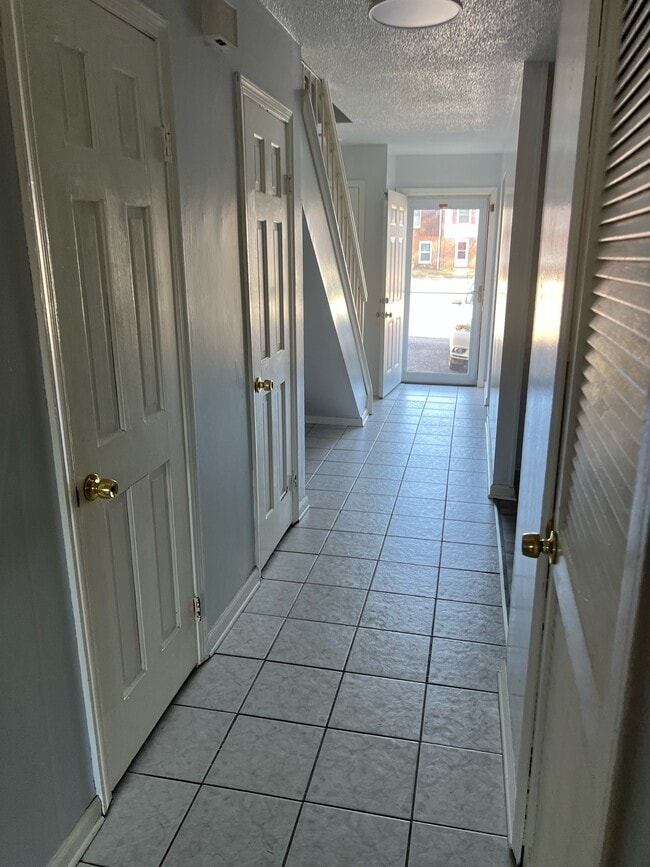 Building Photo - 1205 Tar Heel Ct