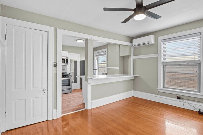 Building Photo - 1216 Williamson St